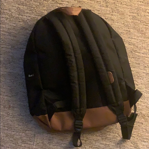 Herschel Black backpack - Picture 3 of 3